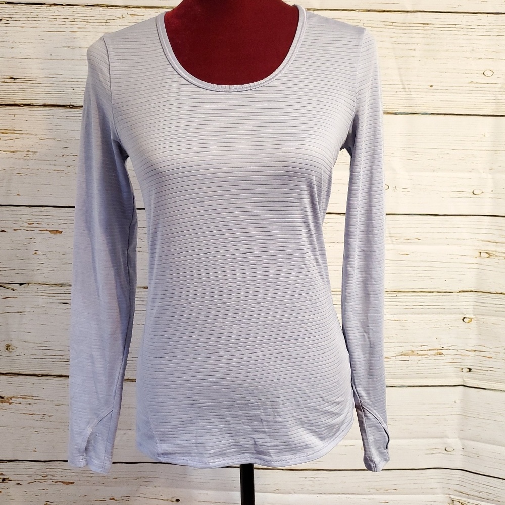 Athleta long sleeved workout top light blue